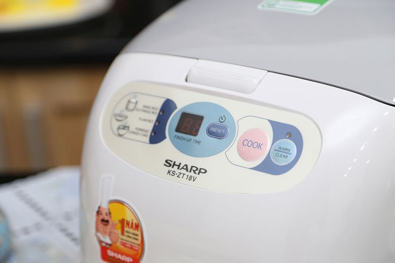 noi-com-dien-dien-tu-sharp-ks-zt18v-2-1